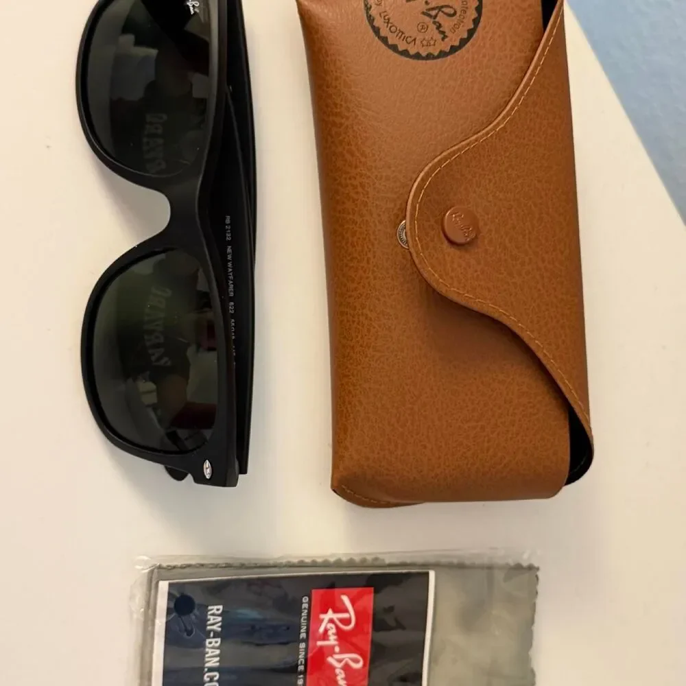 Ray-ban Men's Black and Brown Sunglasses